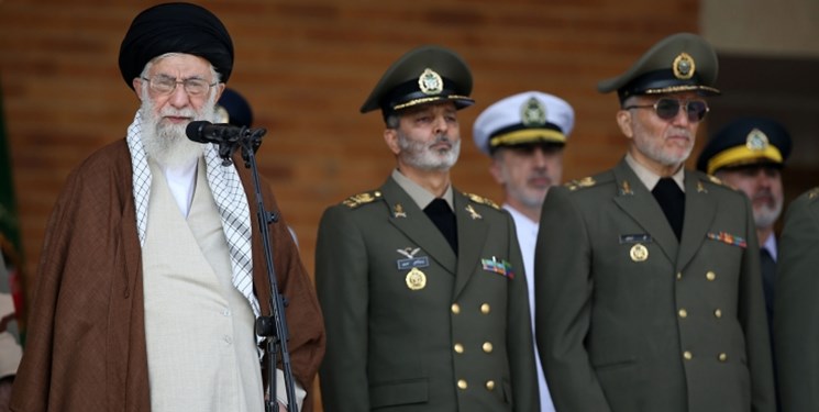 مقام معظم رهبری: به دلسوزان عراق و لبنان توصیه می‌کنم اولویتشان را علاج ناامنی قرار دهند