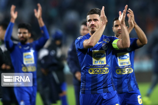 آسمان لیگ آبی شد، زمین اصفهان سرخ! وریا غفوری