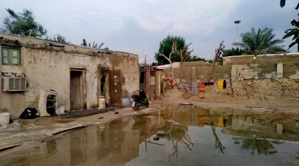 گزارشی از زیست بومیان و کارگران مهاجر در منطقه آزاد: مطرودان کیش