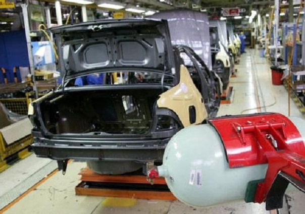 ایران خودرو: 34 هزار خودروی گازسوز تا پایان سال تولید می کنیم