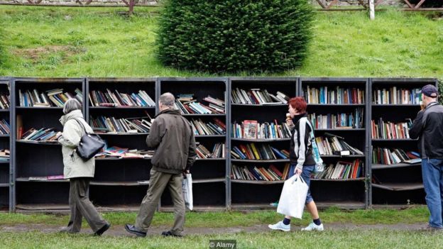 کتاب‌فروشی‌ها 