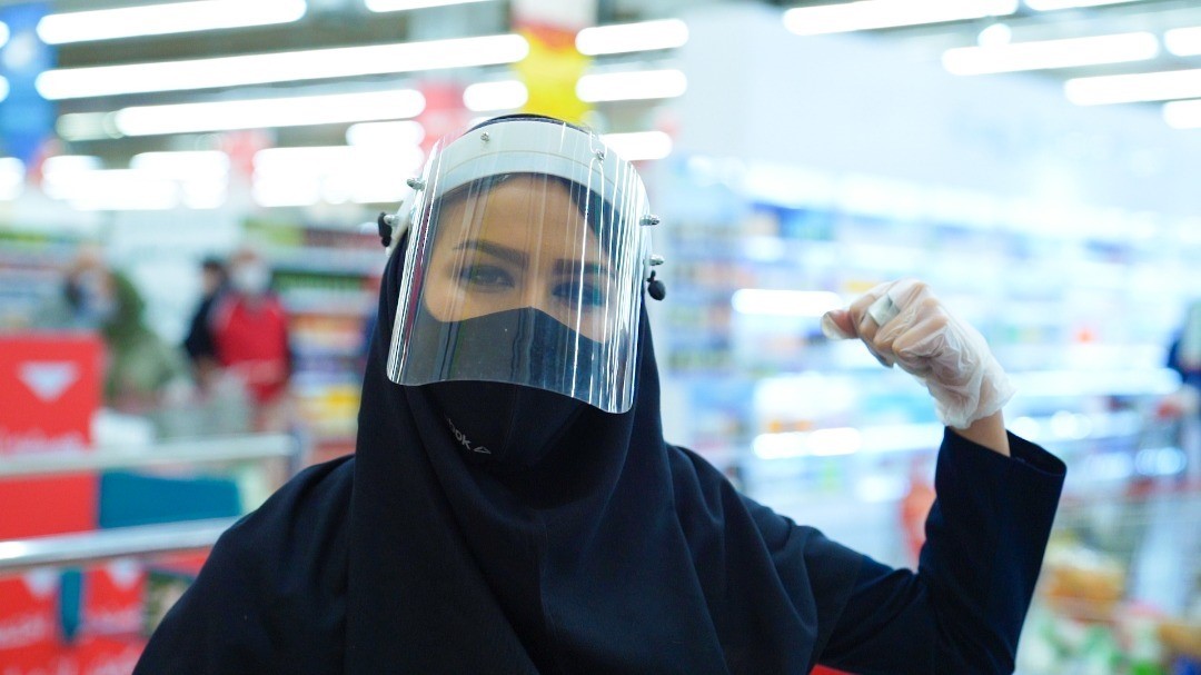 با قهرمانان این روزهای سخت آشنا شوید با قهرمانان این روزهای سخت آشنا شوید