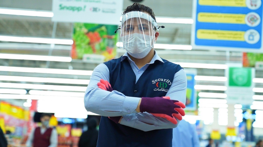 با قهرمانان این روزهای سخت آشنا شوید با قهرمانان این روزهای سخت آشنا شوید