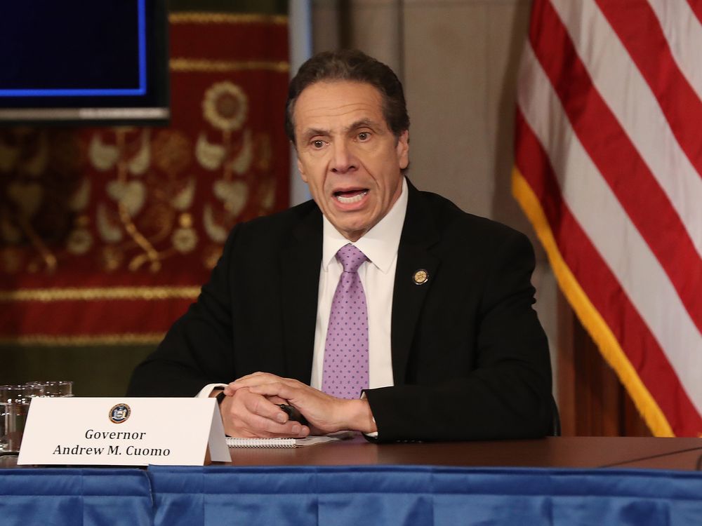 عصبانیت فرماندار نیویورک ازصف شلوغ مردم جلوی مِی‌خانه‌ها: کاری نکنید مجبور شوم خودم به آنجا بیایم