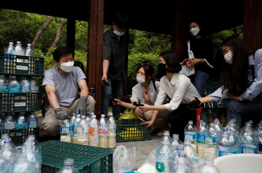 بطری برنج برای ارسال به کره شمالی