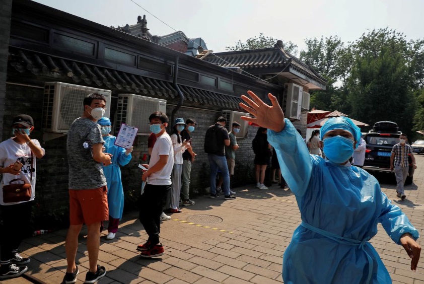 چک گسترده پیک و مواد غذایی در پکن/ دلیل: موج جدید کرونا بررسی پیک های چین