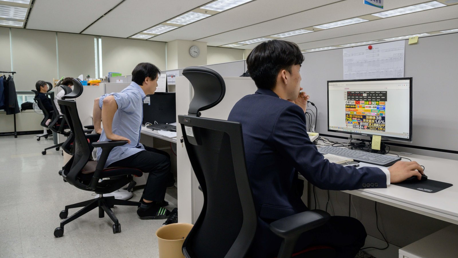 آمریکا به دنبال مدیر سایت بزرگ سوء استفاده جنسی از کودکان / بازداشت 338 نفر در 12 کشور جهان دفتر کره برای پاک کردن ویدئوهای جنسی بدون رضایت