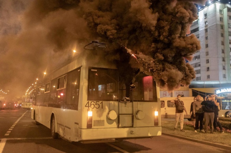 ادامه سرکوب اعتراضات 