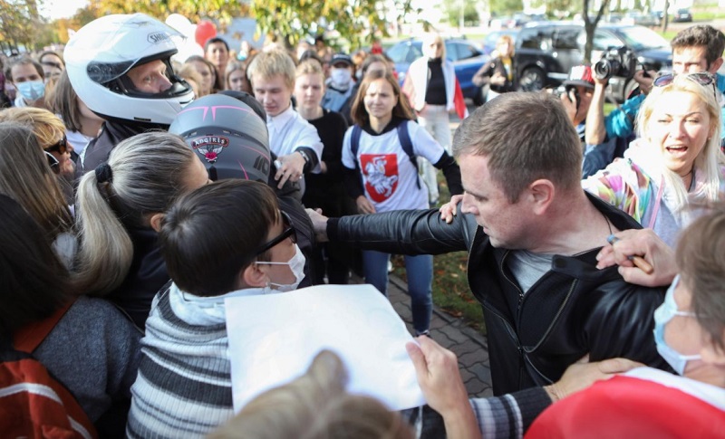 جنبش اعتراضی زنان در بلاروس/ بازداشت مادربزرگ 73 ساله/