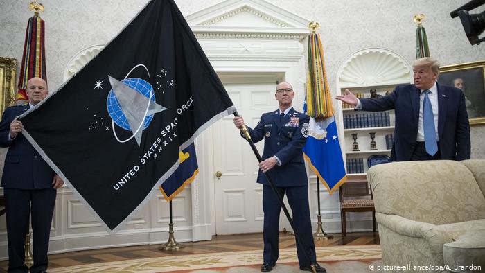 استقرار نخستین واحد نیروی فضایی آمریکا در پایگاه 