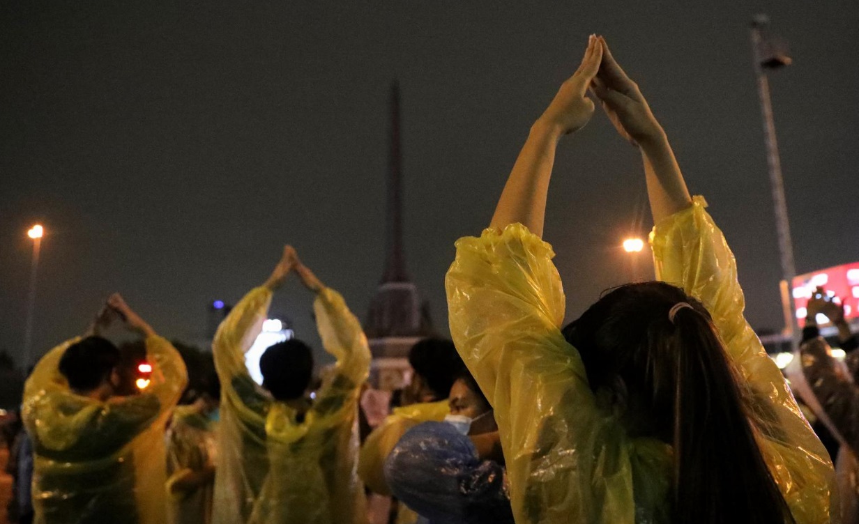 دستها زبان جدید اعتراضات در تایلند