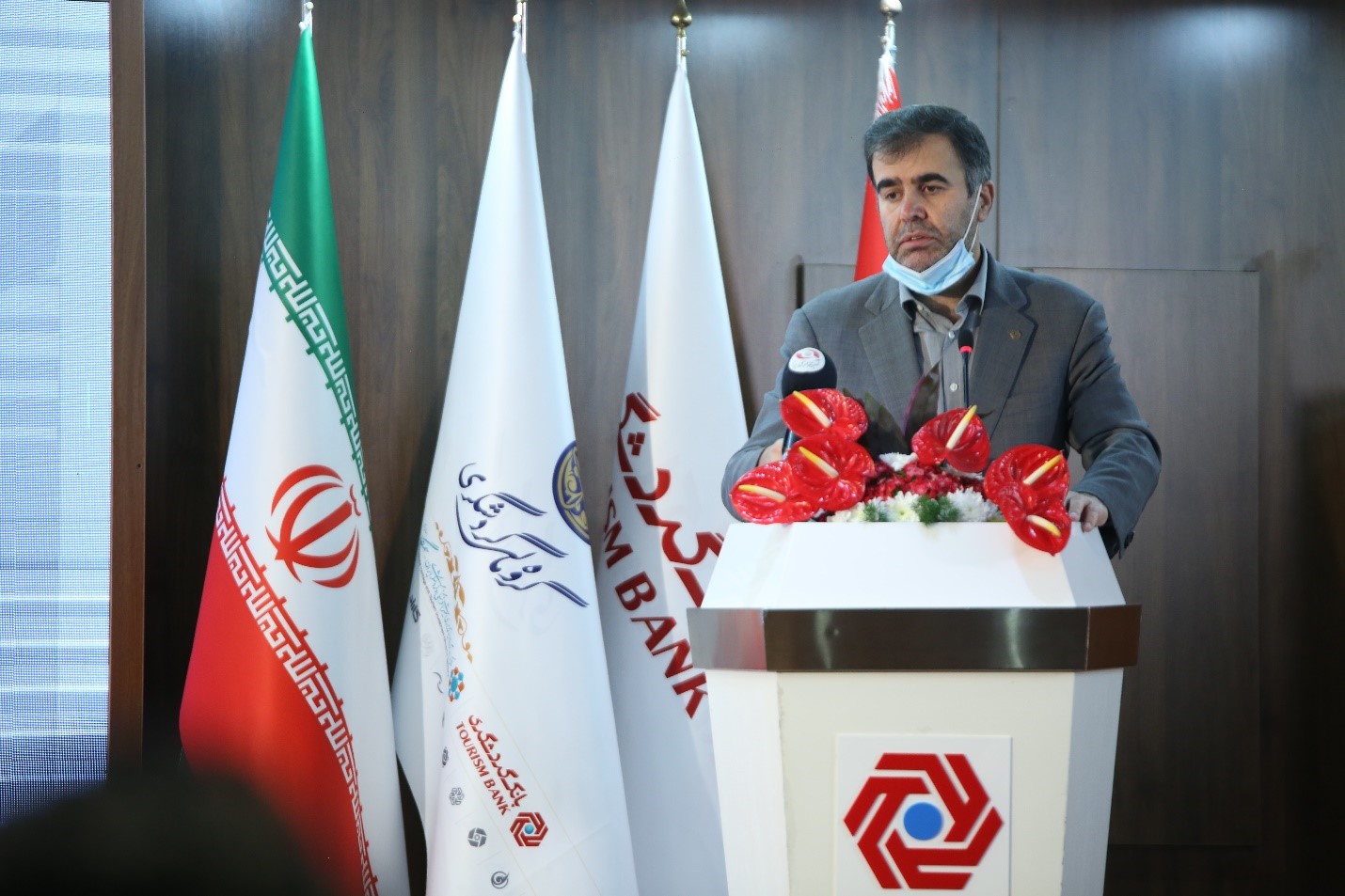 برگزاری آیین رونمایی از کارت هواداری باشگاه پرسپولیس با حضور مدیران ارشد بانک گردشگری و باشگاه پرسپولیس شد برگزاری آیین رونمایی از کارت هواداری باشگاه پرسپولیس با حضور مدیران ارشد بانک گردشگری و باشگاه پرسپولیس شد