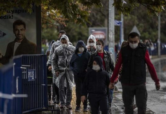 امکان انتقال ویروس کرونا در باد و باران چگونه است؟ امکان انتقال ویروس کرونا در باد و باران چگونه است؟