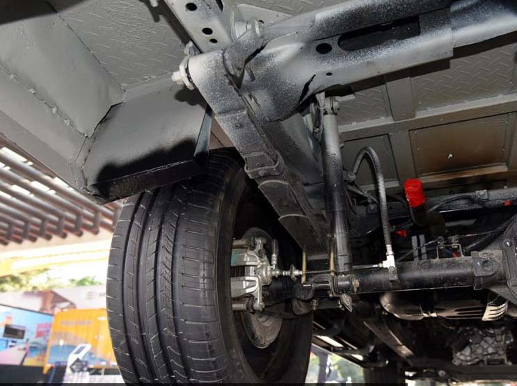 شاسی بلند چینی با ظاهر متفاوت؛ از یک جان سخت ضدگلوله تا (+عکس) شاسی بلند چینی با ظاهر متفاوت؛ از یک جان سخت ضدگلوله تا (+عکس)