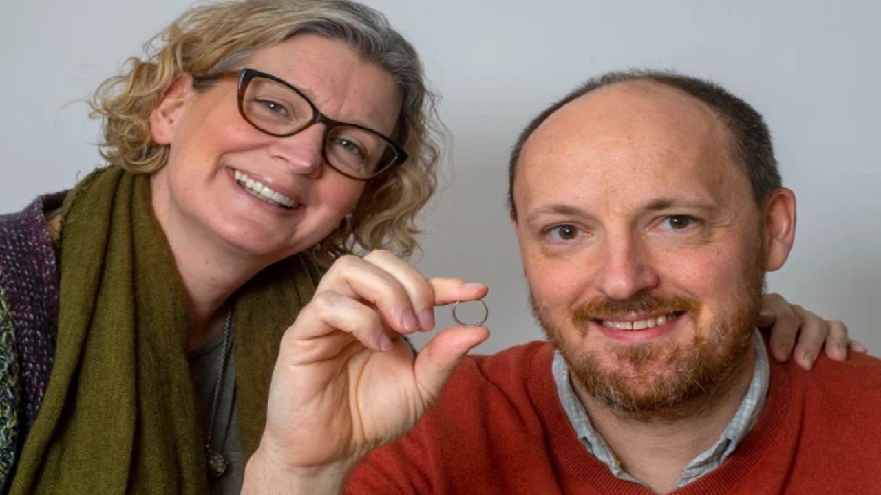 پیدا شدن حلقه ازدواج 