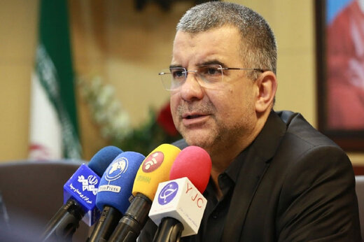 حریرچی: ژن خوب و نورچشمی در تزریق واکسن کرونا نداریم/ خودمان جلوی دوربین واکسن کرونا را می‌زنیم