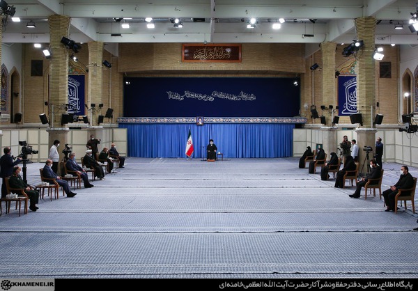 مقام معظم رهبری: در رفع تحریم‌ها یک ساعت هم نباید تاخیر کنیم