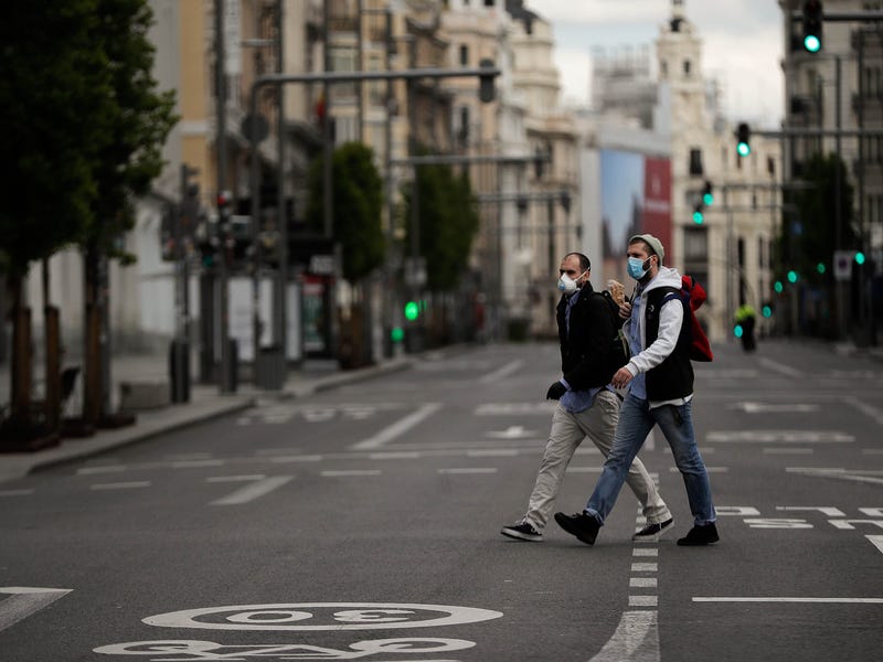 کدام کشورها و چگونه در تعطیلات کرونا به مردم پول دادند؟