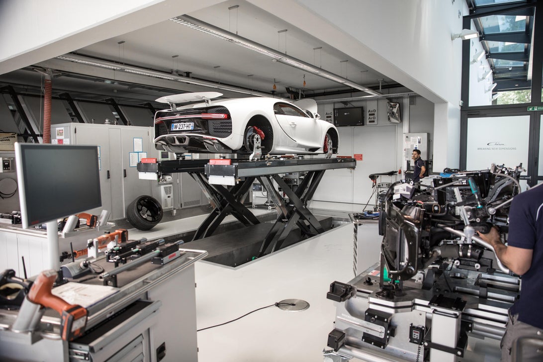 بوگاتی شیرون چگونه تولید می شود؛ ترکیب هنر و مهندسی در یک 