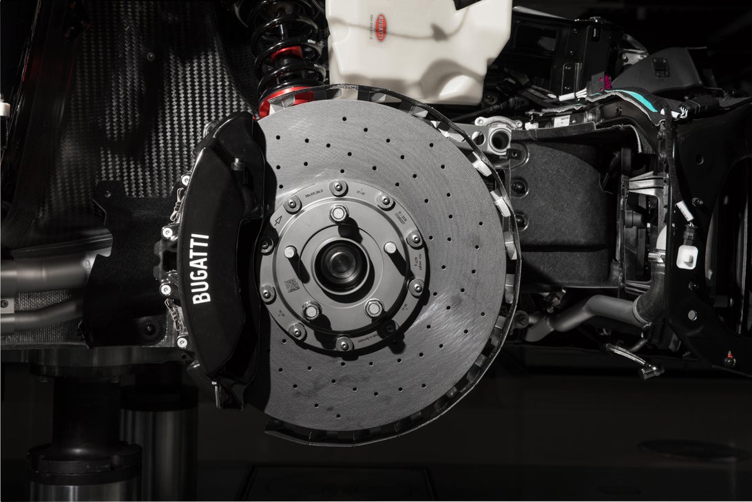 بوگاتی شیرون چگونه تولید می شود؛ ترکیب هنر و مهندسی در یک 