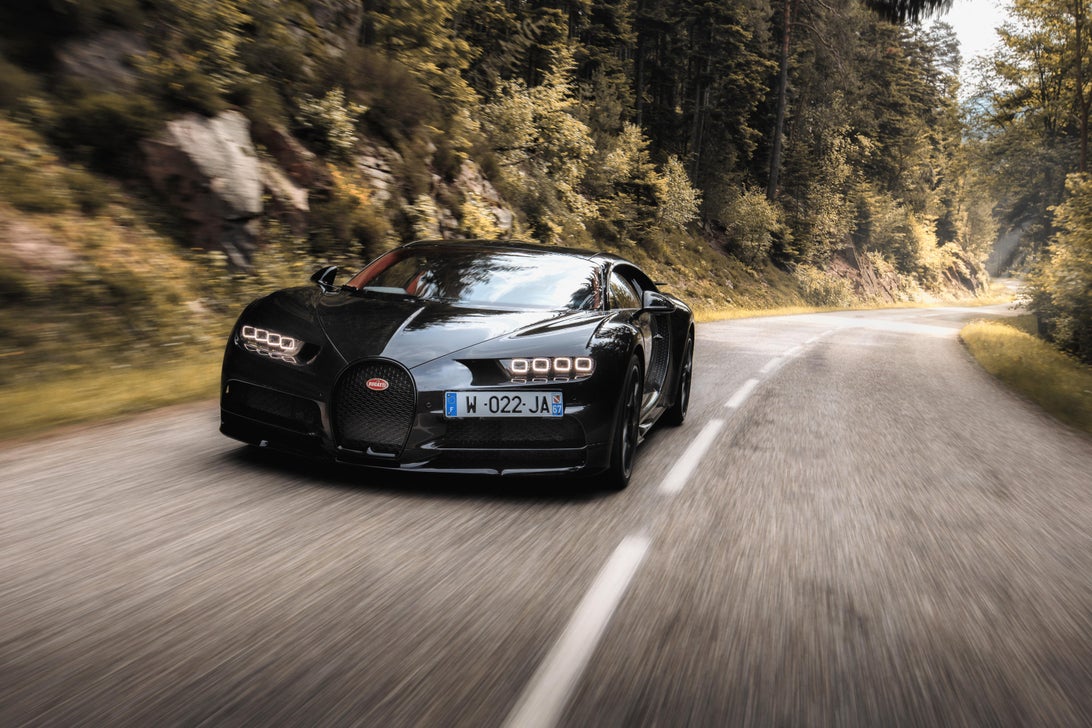 بوگاتی شیرون چگونه تولید می شود؛ ترکیب هنر و مهندسی در یک 