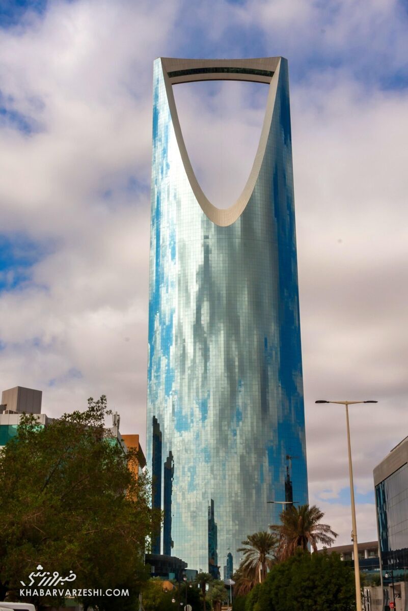 نگاهی به محل اقامت کریستیانو رونالدو در عربستان/ تصاویر «سوئیت پادشاهی» هتل CR7 را ببینید نگاهی به محل اقامت کریستیانو رونالدو در عربستان/ تصاویر «سوئیت پادشاهی» هتل CR7 را ببینید