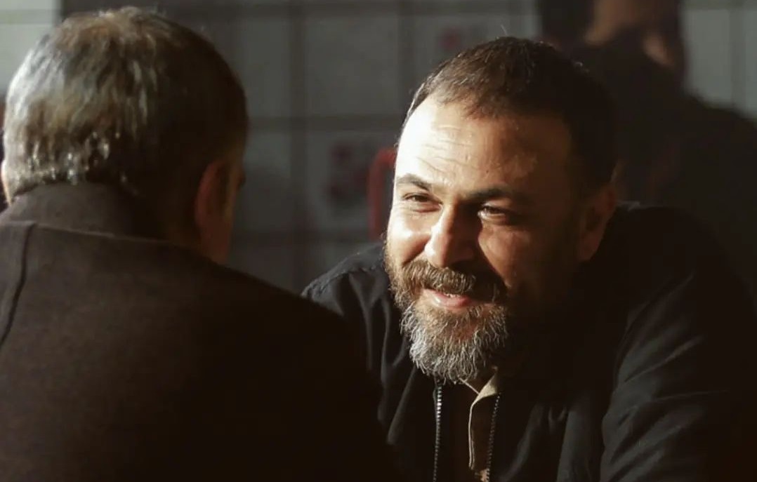 رضا پروانه ! قلب تو قلب پرنده ، پوستت اما پوست شیر ...