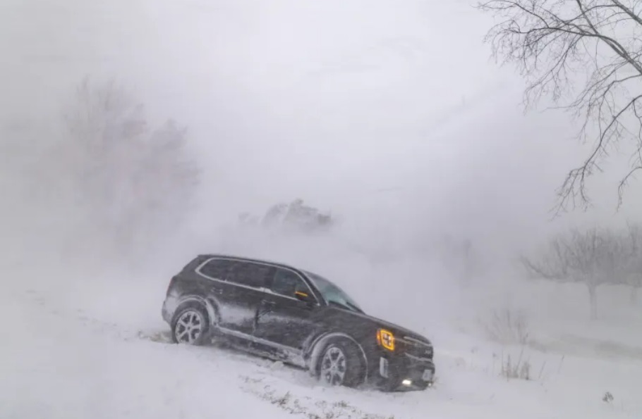 برف و سرما در آمریکا: مرگ 50 نفر / قطع برق هزاران خانه / کاهش دما به منفی 48 / لغو 17 هزار پرواز برف و سرما در آمریکا: مرگ 50 نفر / قطع برق هزاران خانه / کاهش دما به منفی 48 / لغو 17 هزار پرواز