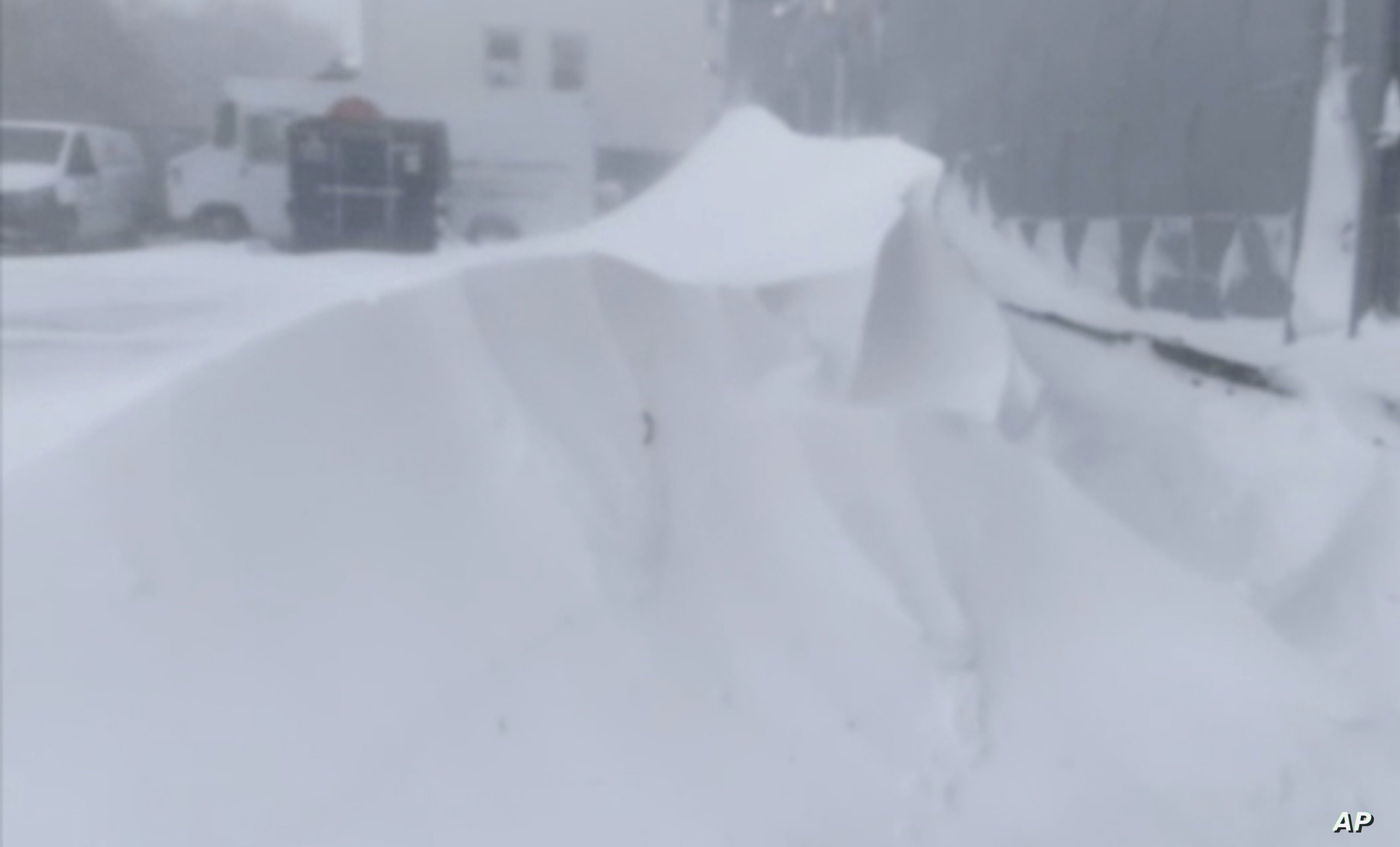 برف و سرما در آمریکا: مرگ 50 نفر / قطع برق هزاران خانه / کاهش دما به منفی 48 / لغو 17 هزار پرواز برف و سرما در آمریکا: مرگ 50 نفر / قطع برق هزاران خانه / کاهش دما به منفی 48 / لغو 17 هزار پرواز