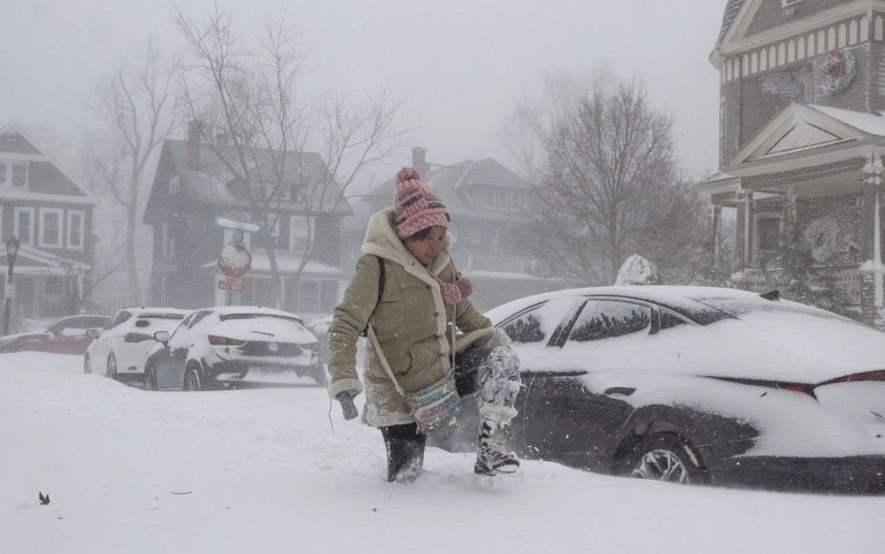 برف و سرما در آمریکا (+عکس): مرگ 60 نفر / قطع برق هزاران خانه / کاهش دما به منفی 48 / لغو 17 هزار پرواز برف و سرما در آمریکا (+عکس): مرگ 60 نفر / قطع برق هزاران خانه / کاهش دما به منفی 48 / لغو 17 هزار پرواز