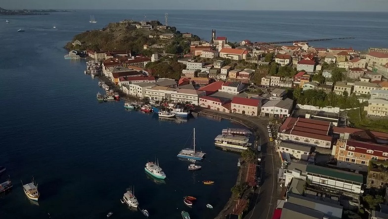 عذرخواهی یک خانواده انگلیسی به دلیل برده داری 200 سال قبل عذرخواهی یک خانواده انگلیسی به دلیل برده داری 200 سال قبل