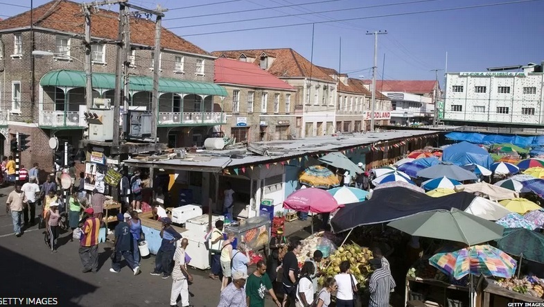 عذرخواهی یک خانواده انگلیسی به دلیل برده داری 200 سال قبل عذرخواهی یک خانواده انگلیسی به دلیل برده داری 200 سال قبل