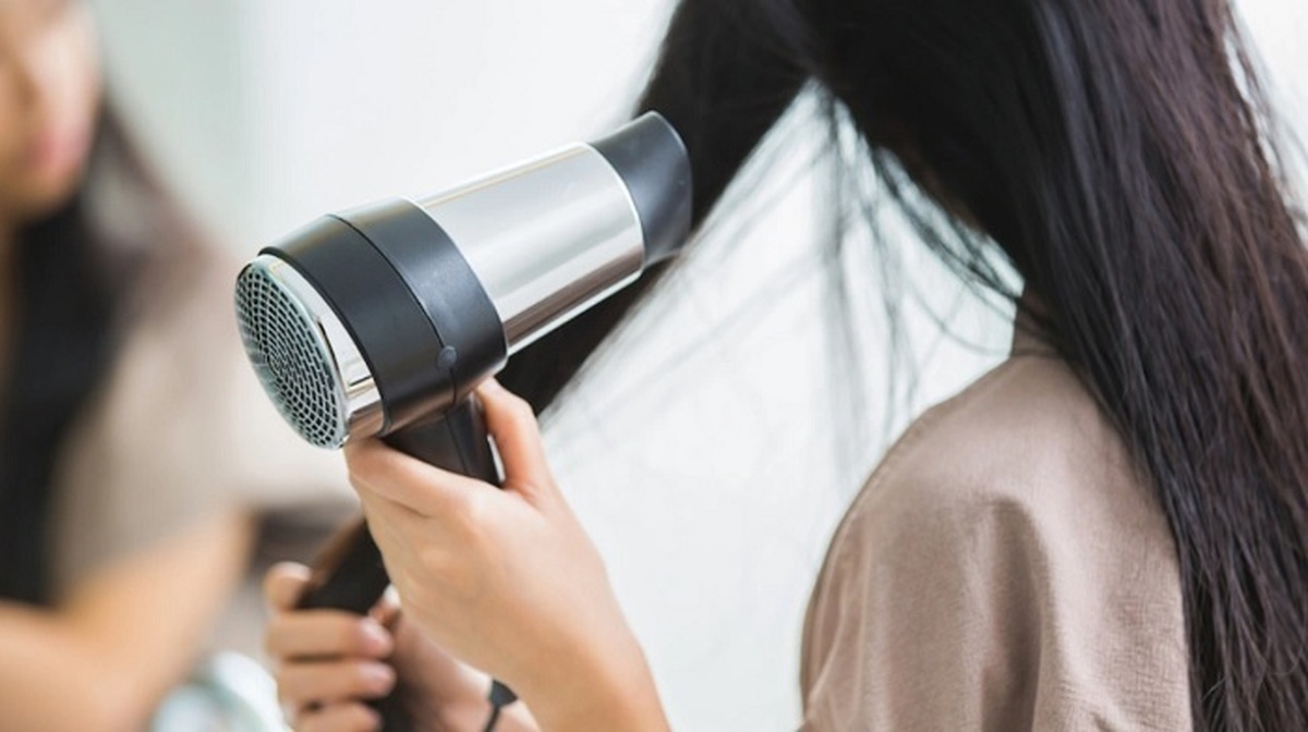 ترفندهای سشوار کشیدن که تا به حال نمی‌دانستید!