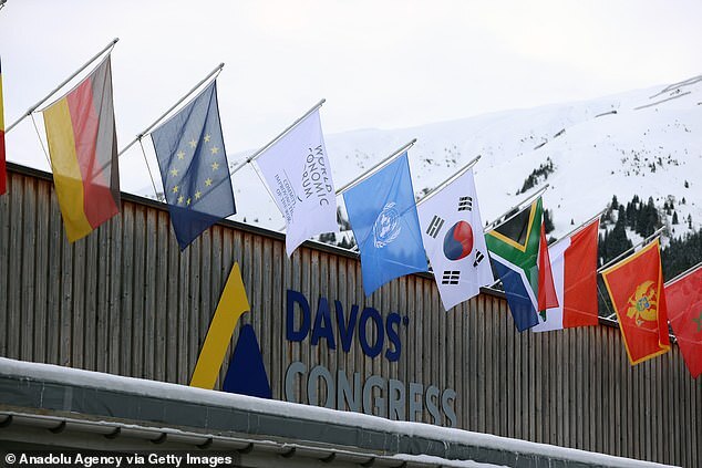 حضور کارگران جنسی برای ارایه سرویس به مهمانان اجلاس سالانه داووس سوییس