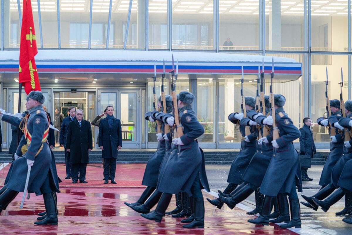 سفر بشار اسد به روسیه / استقبال در فرودگاه (+عکس) سفر بشار اسد به روسیه / استقبال در فرودگاه (+عکس)