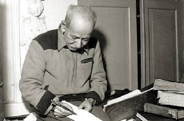 دهخذا چگونه لغتنامه نوشت؟ کمک مالی از محل فروش پهن اسب‌های سلطنتی!