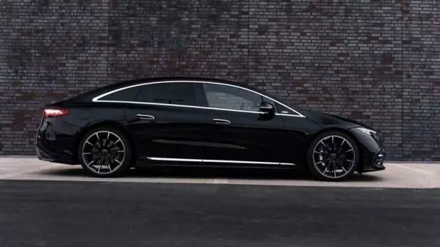 مرسدس بنز EQS برابوس با چهره مافیایی و شعاع حرکت ۸۲۵ کیلومتری + عکس مرسدس بنز EQS برابوس با چهره مافیایی و شعاع حرکت ۸۲۵ کیلومتری + عکس