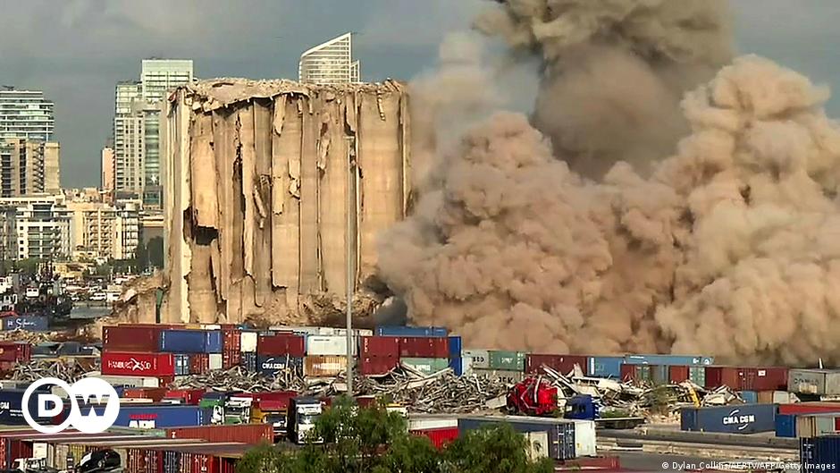 لبنان / هشت برج دیگر سیلوی غلات بندر بیروت فروریخت (+عکس) لبنان / هشت برج دیگر سیلوی غلات بندر بیروت فروریخت (+عکس)