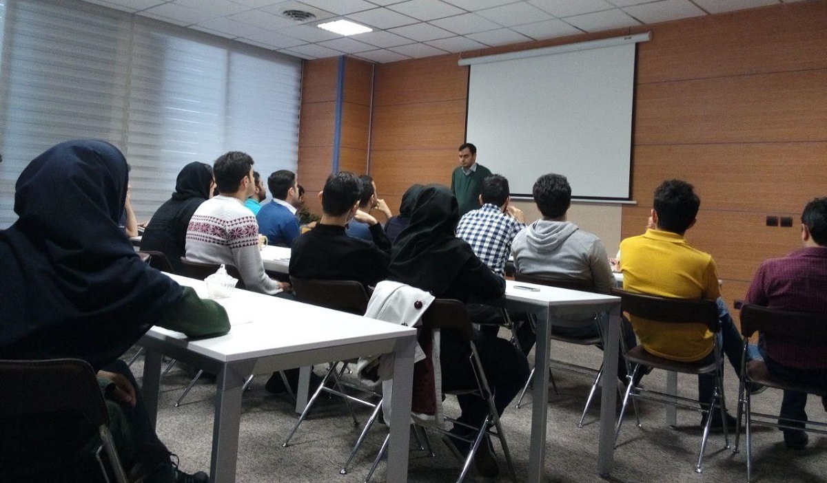 همه حاشیههای خاندان خزعلی؛ از سفرهای دانش بنیان تا تاسیس تلویزیون همه حاشیههای خاندان خزعلی؛ از سفرهای دانش بنیان تا تاسیس تلویزیون