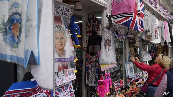 جنجال برنامه تشییع ملکه: درخواست لندن از سران کشورها: از پروازهای عادی استفاده کنید / انتقال سران کشورها با اتوبوس