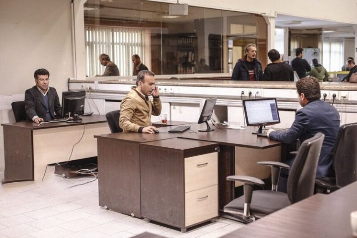 جامعه، اداره نیست؛ مردم، کارمند نیستند