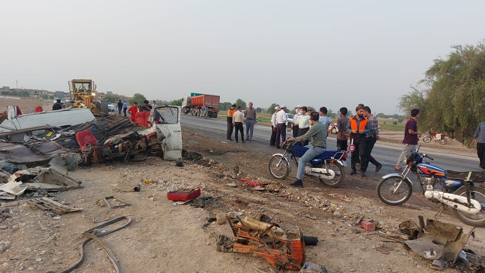 خوزستان/ 16 کشته در تصادف تریلی و مینی‌بوس در شوشتر