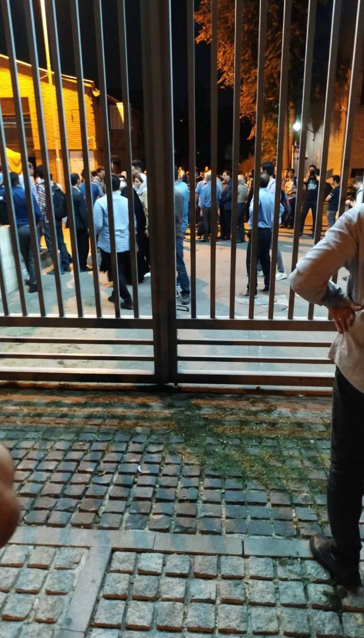 گزارش فارس از اعتراضات دانشجویان در دانشگاه شریف