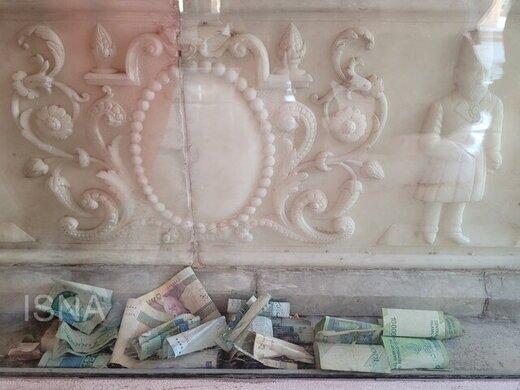 اتفاق عجیب در سنگ قبر ناصرالدینشاه اتفاق عجیب در سنگ قبر ناصرالدینشاه