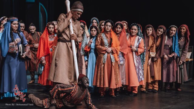 پرده خانه گلاب آدینه: همیشه آرزوی اجرای نمایش