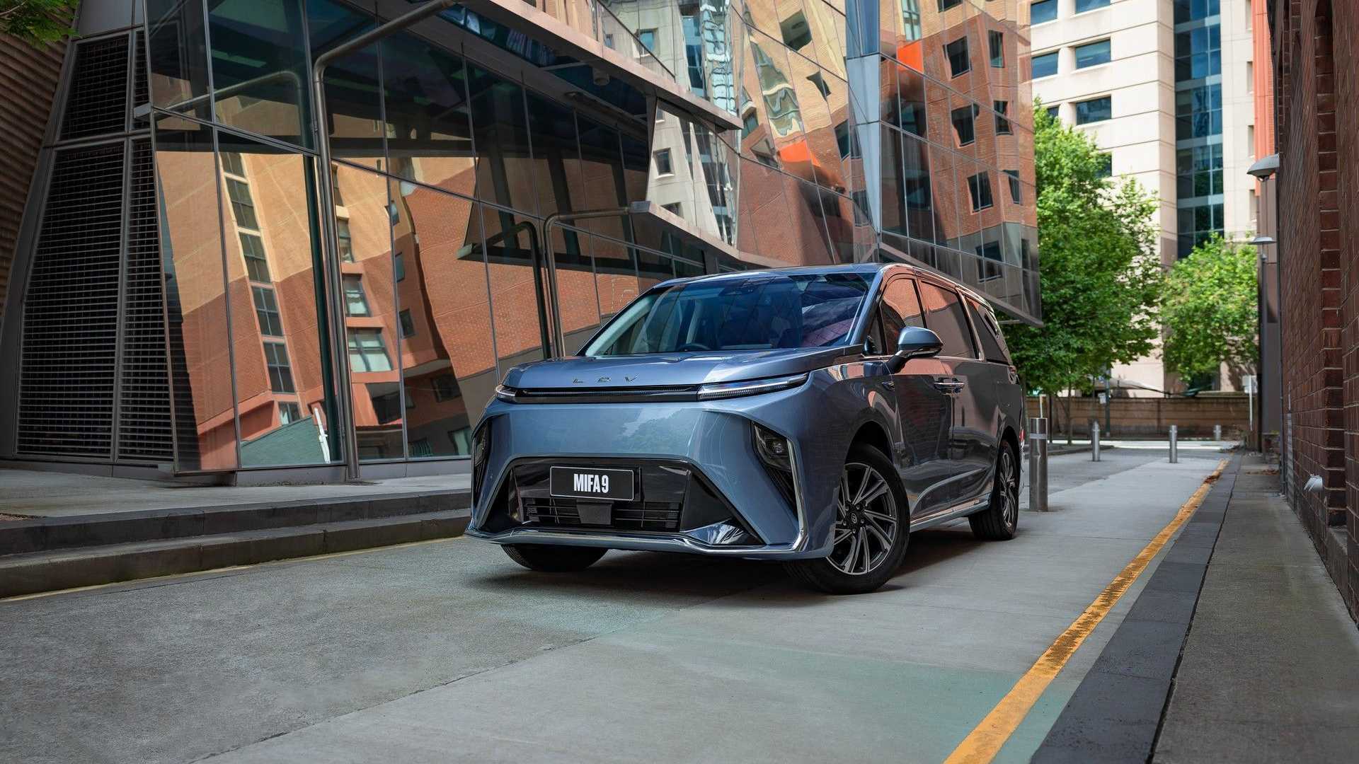 میفا 9؛ خودروی چینی گران قیمت راهی بازار استرالیا شد(+عکس) میفا 9؛ خودروی چینی گران قیمت راهی بازار استرالیا شد(+عکس)