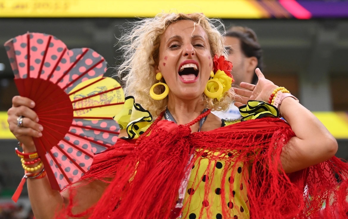 تماشاگران جام جهانی فوتبال در قطر (عکس) تماشاگران جام جهانی فوتبال در قطر (عکس)