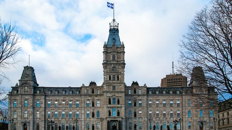 کبک کانادا علیه کبک کانادا علیه