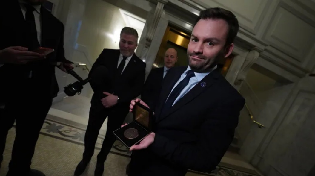 کبک کانادا علیه کبک کانادا علیه