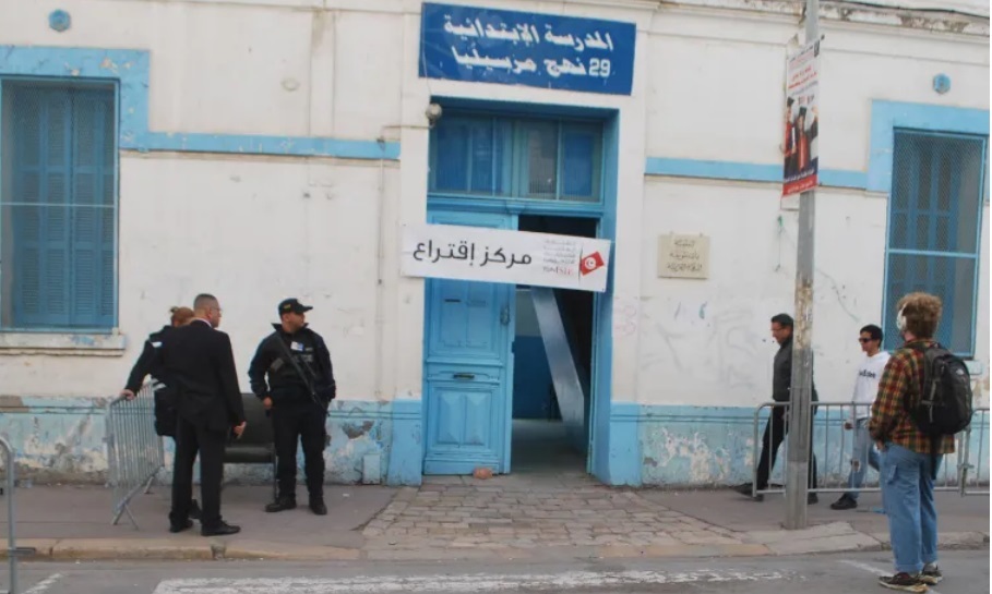 رسوایی برای رئیس جمهور تونس / مشارکت در انتخابات: 8.8 درصد